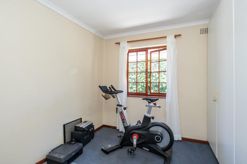 5 Bedroom Property for Sale in Constantia Western Cape